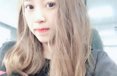 欧美小姐姐染金发,欧美小姐姐染金发潮流解析